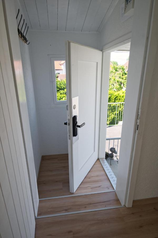 Lake Getaway Apartment With Private Entrance, Right On The Lake Constance Cycle Path, Barbecue Area, Free Wifi, Netflix And Free Bikes Salmsach Екстериор снимка